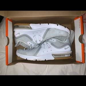 Women’s air maxes